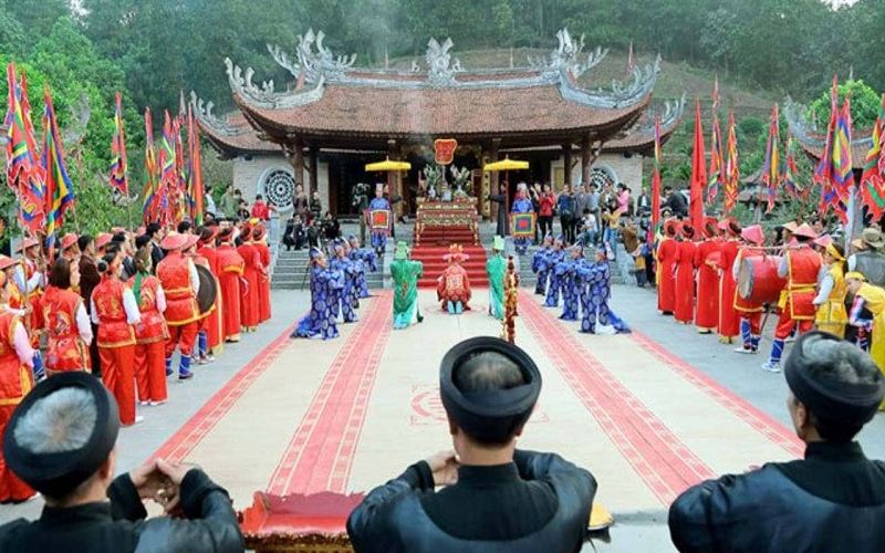 bai-tho-ve-le-hoi-mua-xuan Bài thơ về lễ hội mùa xuân