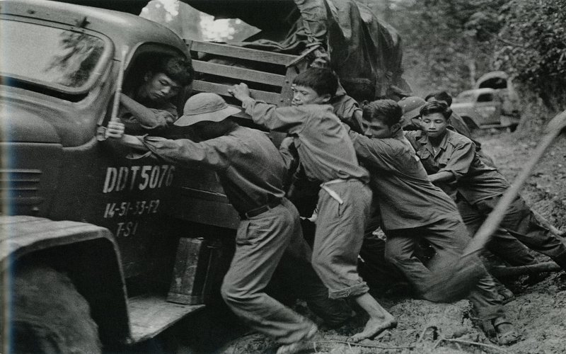 chinh-huu-la-tac-gia-bai-tho-nao Chính Hữu là tác giả bài thơ nào