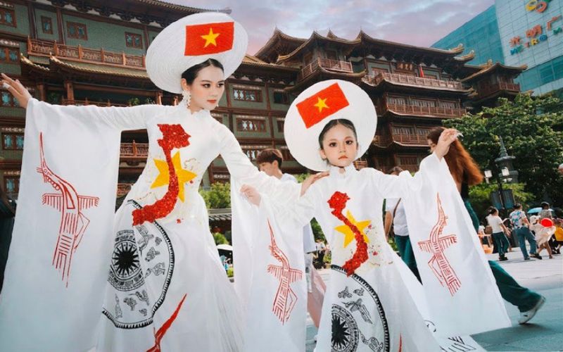 tho-ve-ao-dai-viet-nam thơ về áo dài Việt Nam