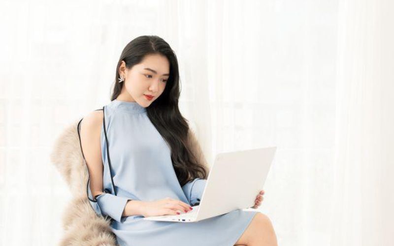 tho-ve-phu-nu-hien-dai thơ về phụ nữ hiện đại