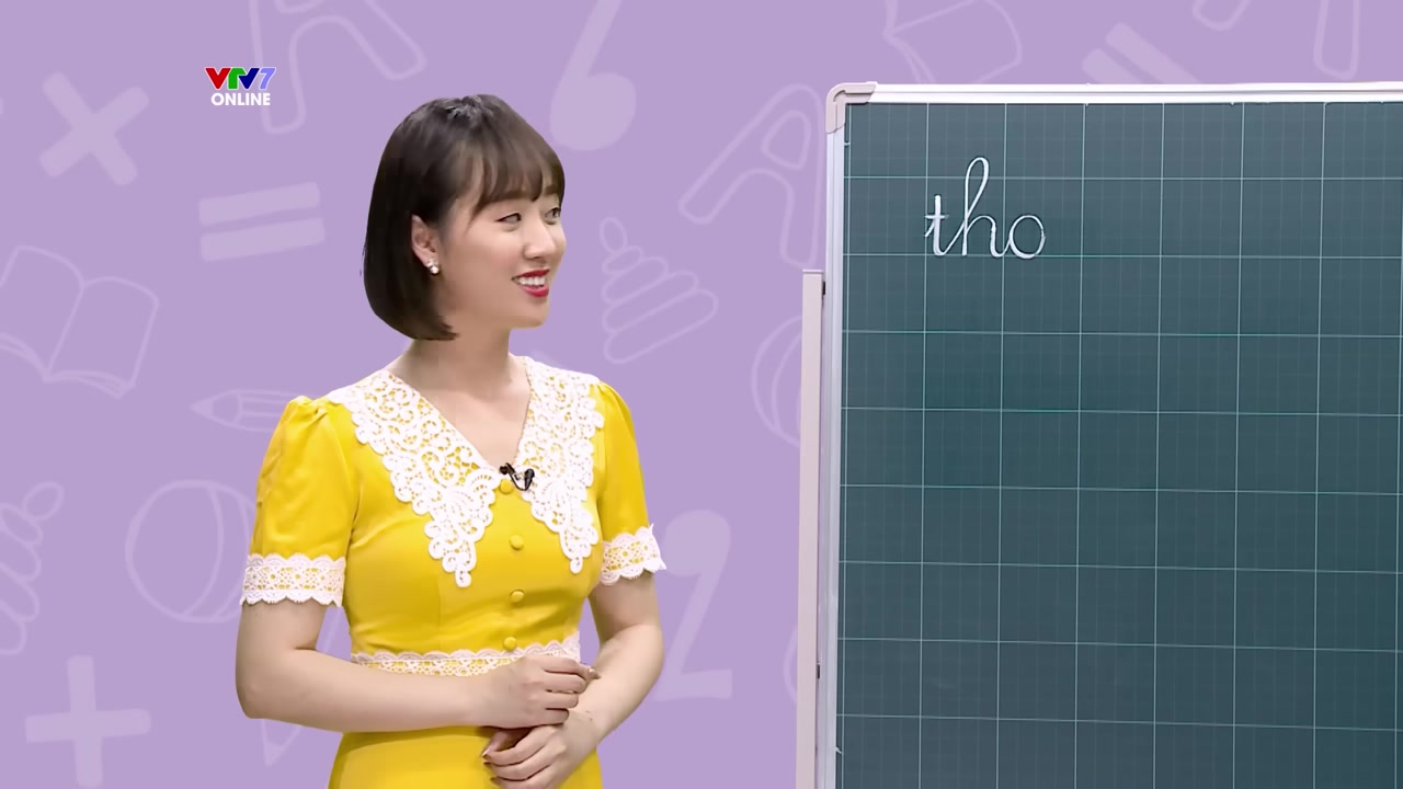 Hình ảnh chữ "thỏ" được viết hoàn chỉnh với dấu hỏi, cùng các đồ vật có dấu hỏi như "củ" cà rốt.